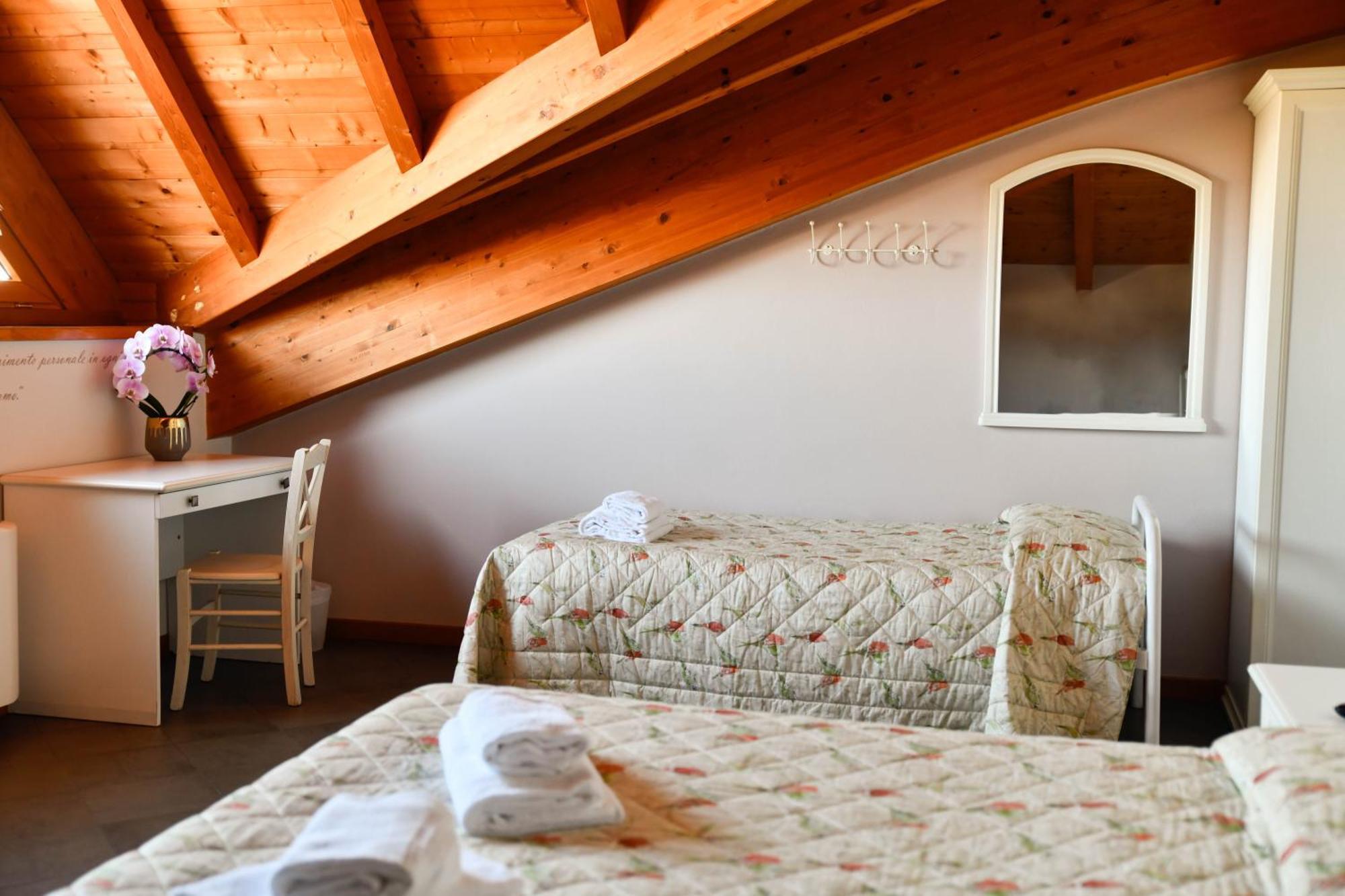 Made In Italy Hotel Bergamo Bagian luar foto
