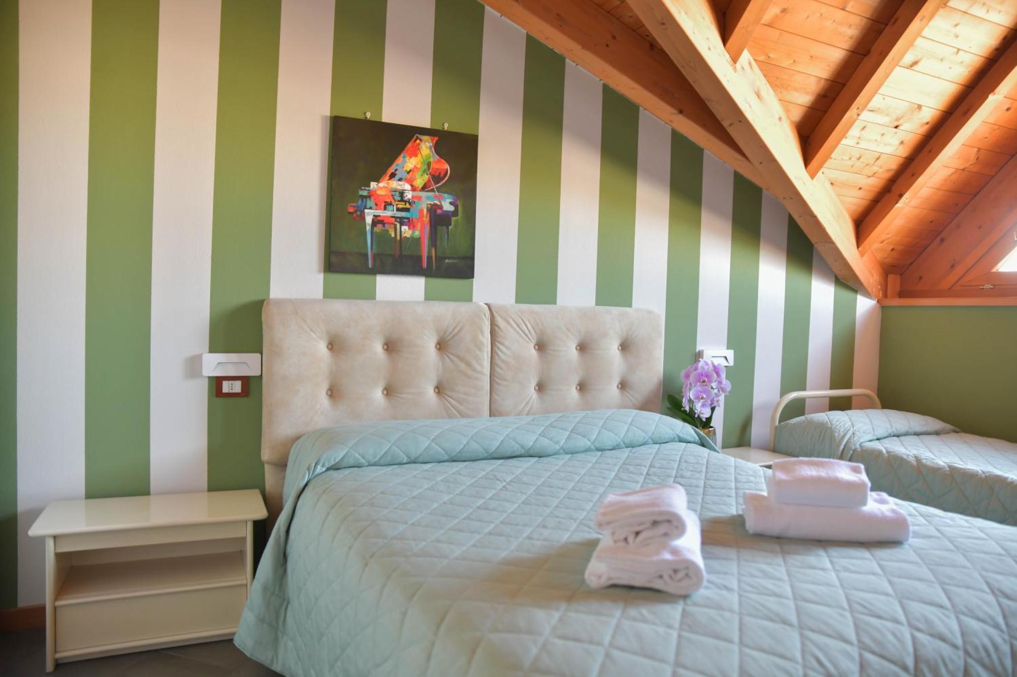 Made In Italy Hotel Bergamo Bagian luar foto