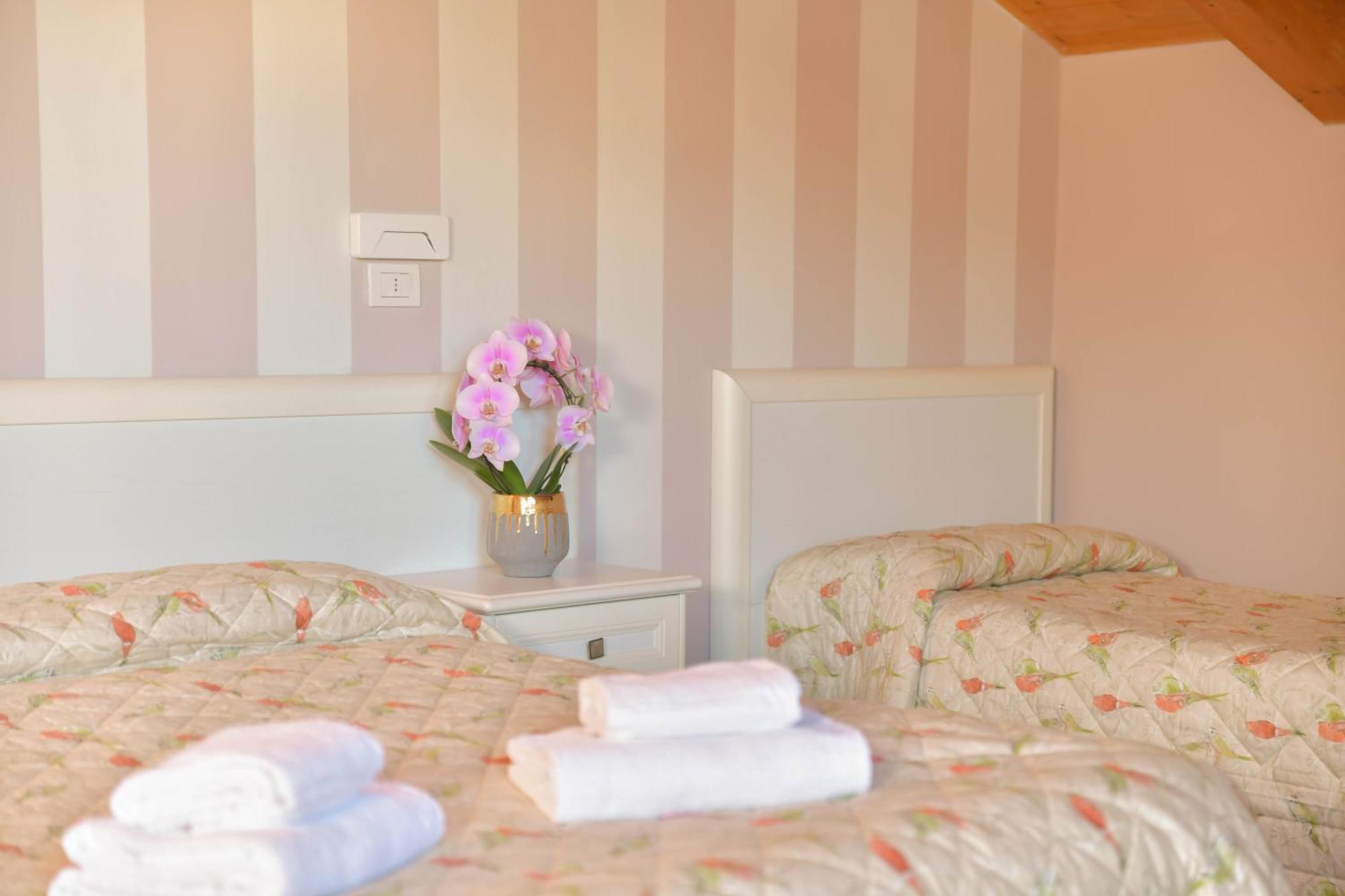 Made In Italy Hotel Bergamo Bagian luar foto