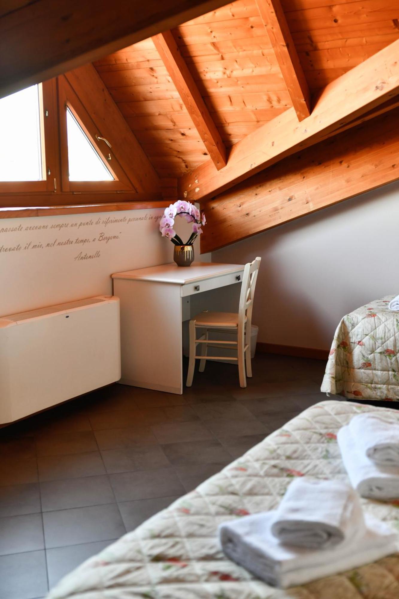 Made In Italy Hotel Bergamo Bagian luar foto